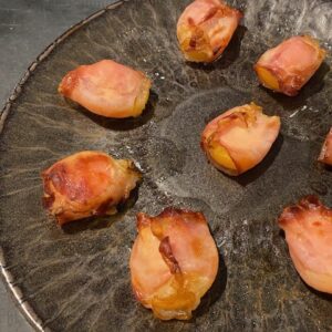 Abrikozen met bacon en geitenkaas