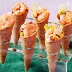 Hoorntjes met garnalencocktail
